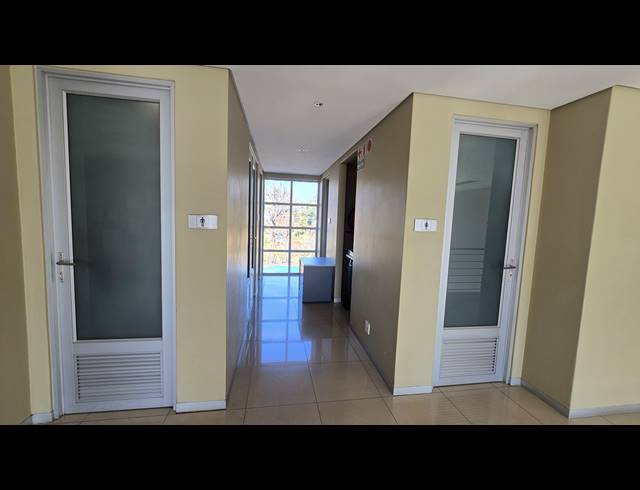 1,990M² OFFICE FOR SALE IN BEDFORDVIEW